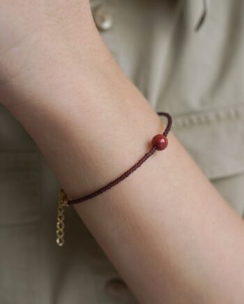 ŻURAWINA - bransoletka z jaspisem i srebrem pozłacanym