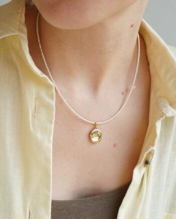 MGŁA - naszyjnik z perłą i kamieniem księżycowym