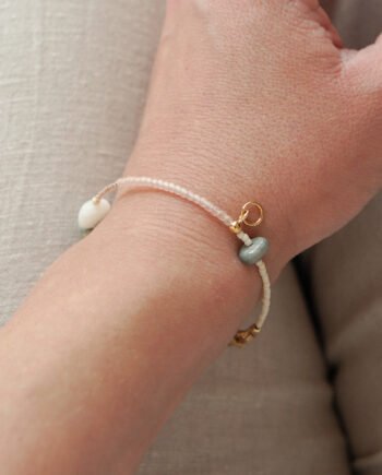 BIAŁE NOCE - bransoletka z opalem, kamieniem księżycowym i agatem