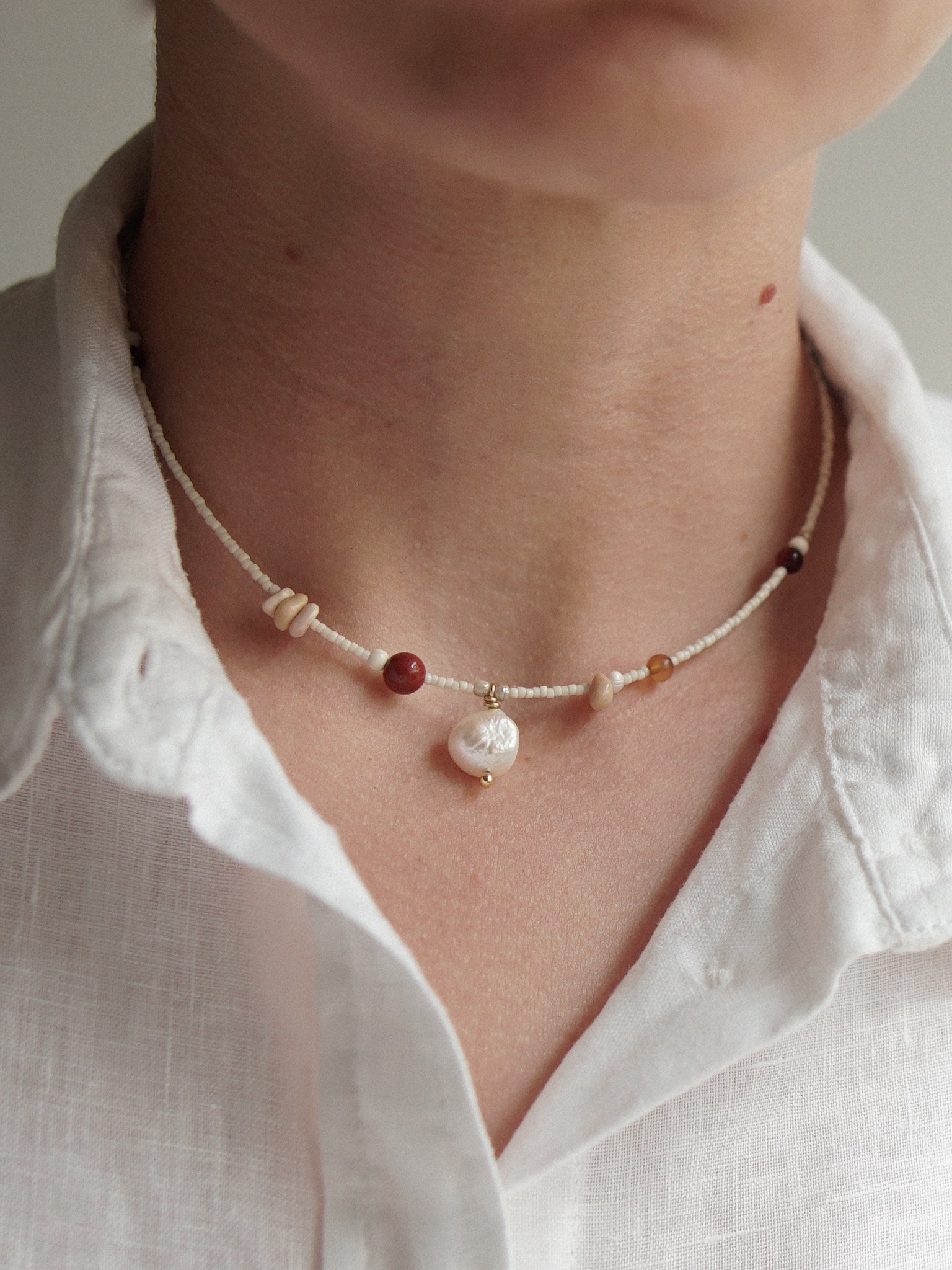 HEL - naszyjnik z perłą, jaspisem i spinelem