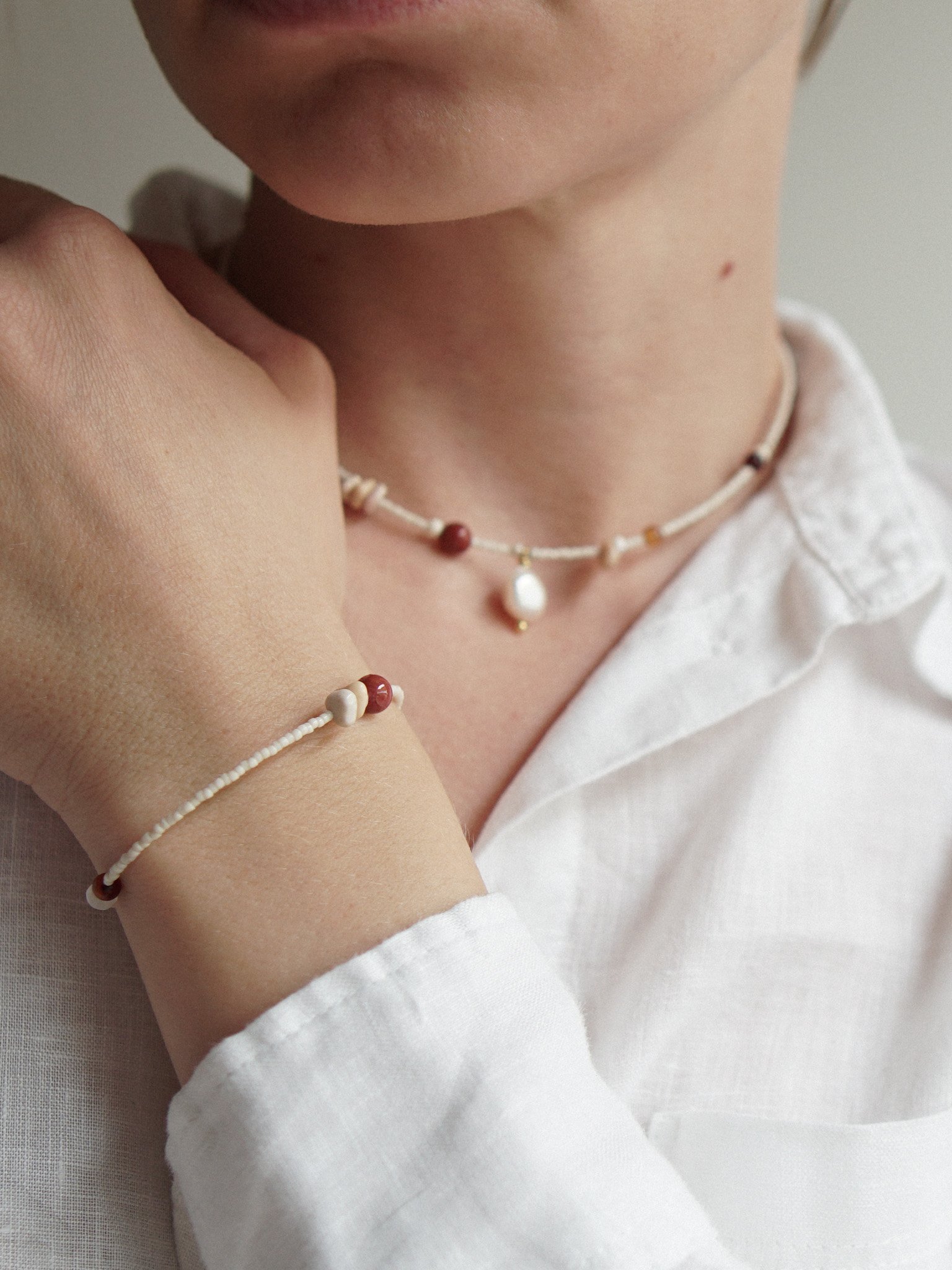 HEL - naszyjnik z perłą, jaspisem i spinelem