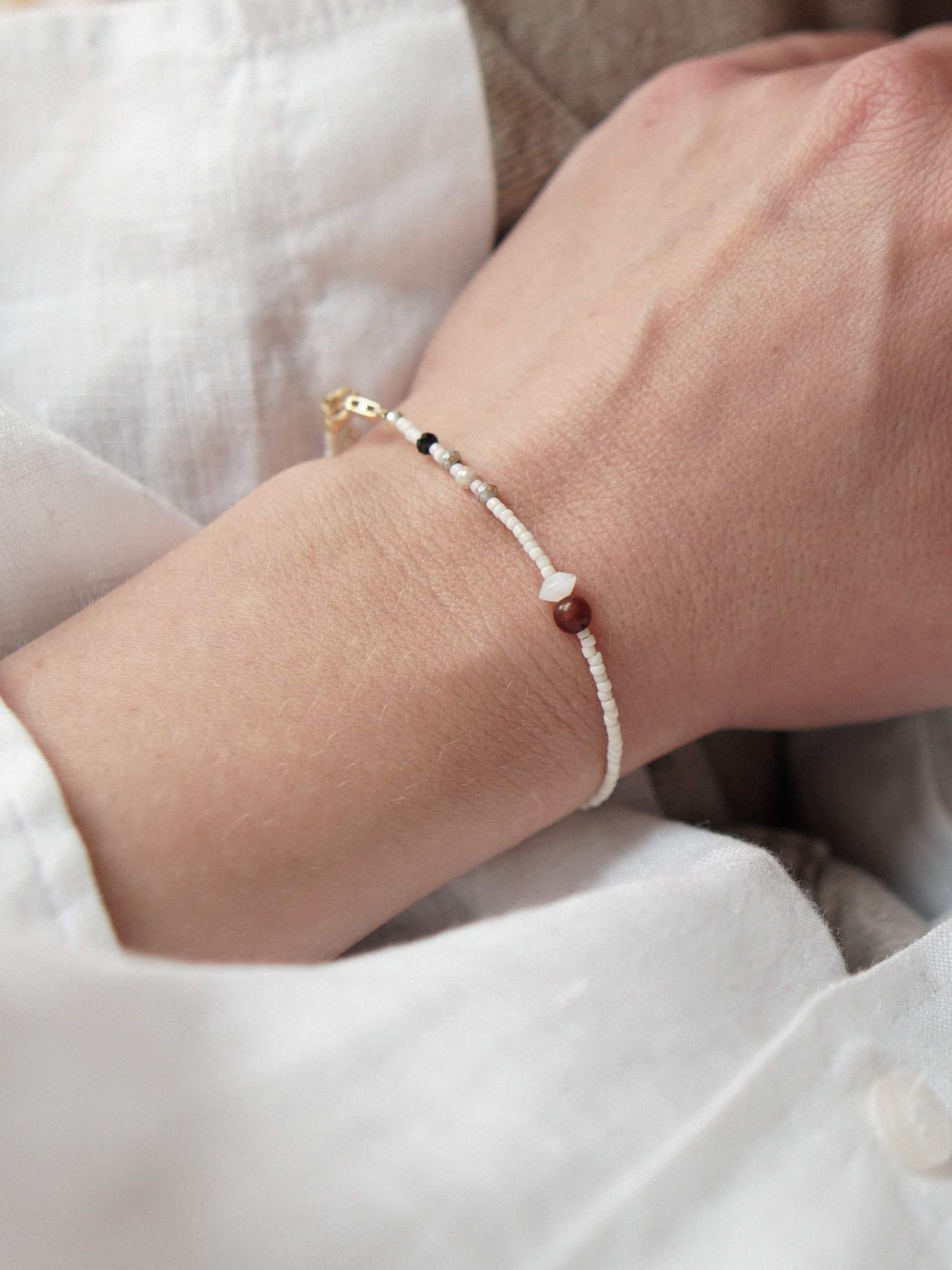 HEL - bransoletka z perłą, jaspisem i spinelem