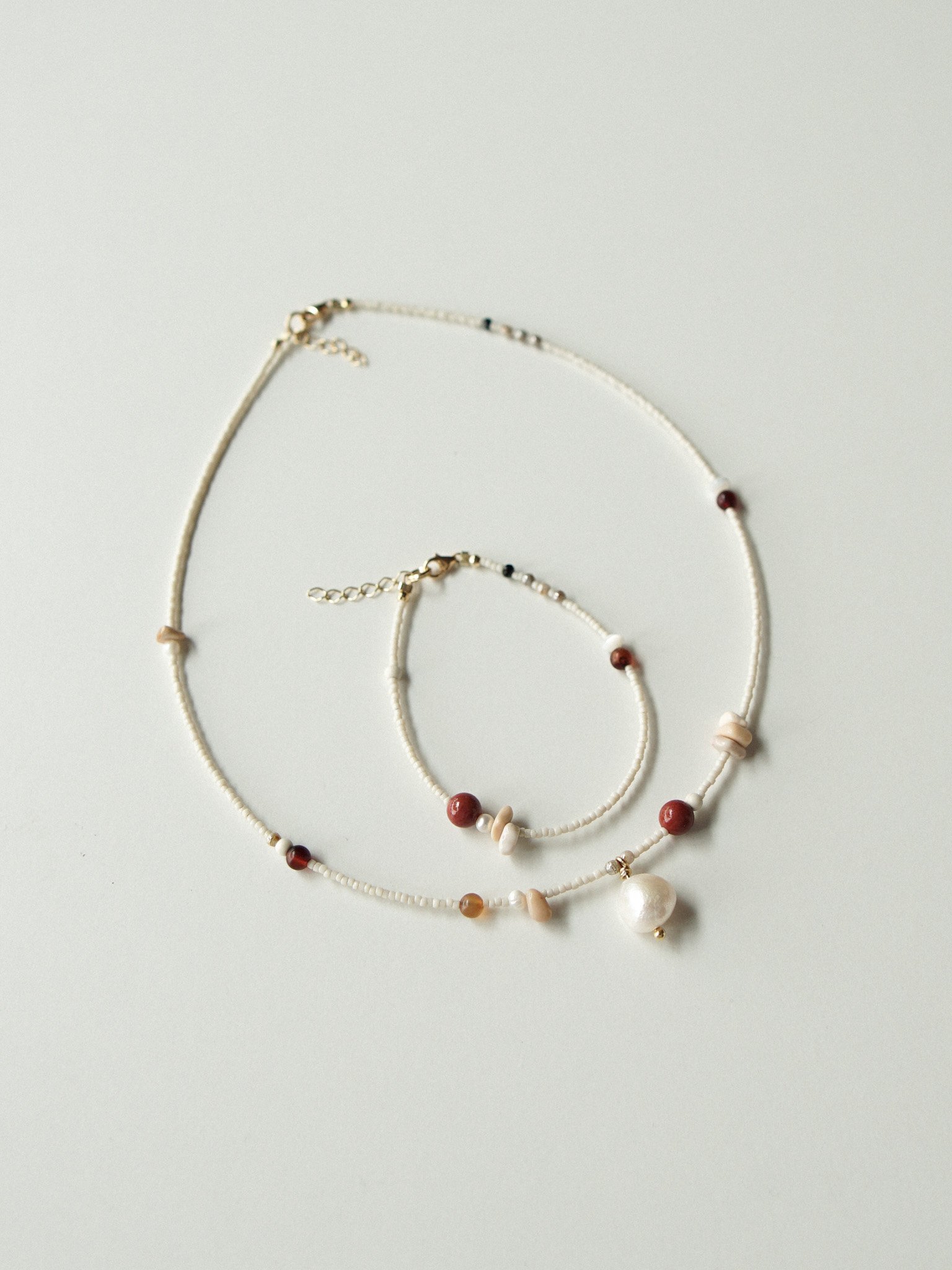 HEL - naszyjnik z perłą, jaspisem i spinelem